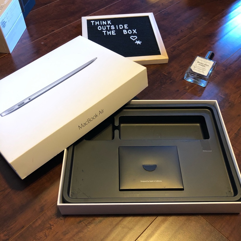 Authentic Mac Book Air box